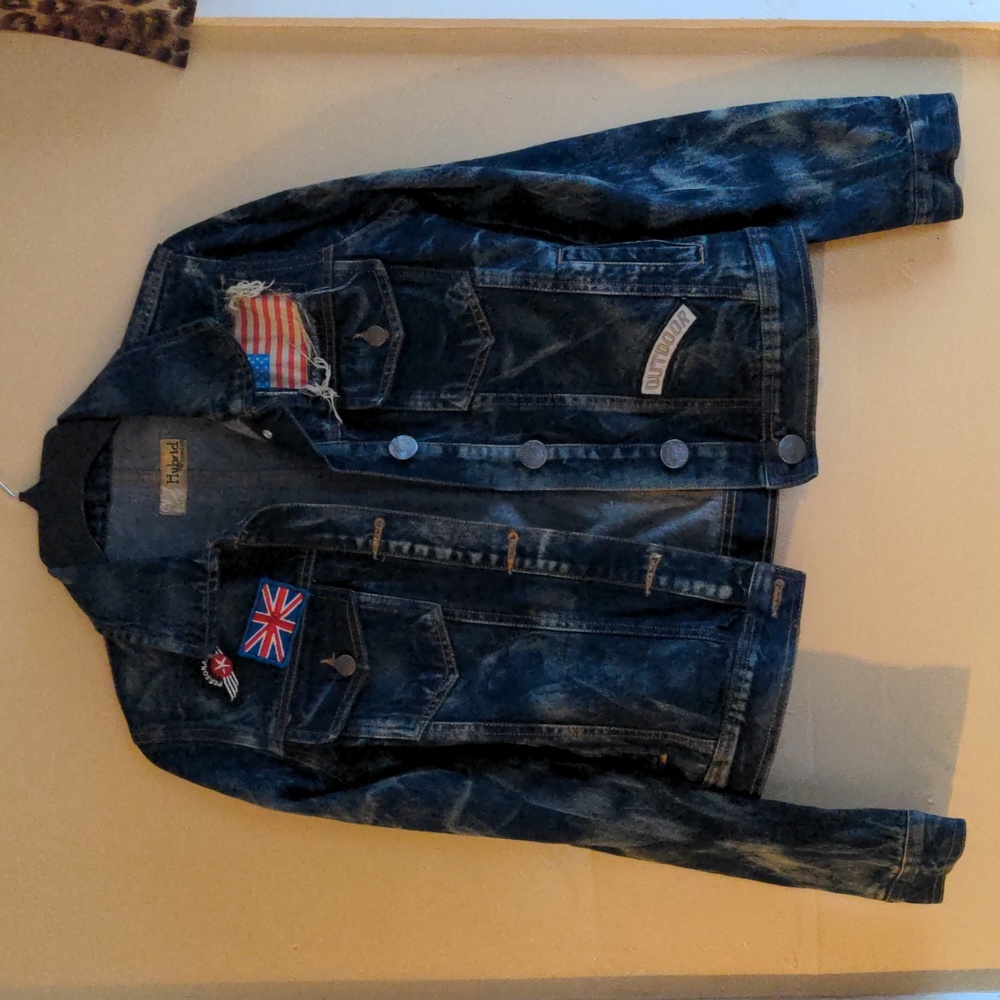 EUC MARBLE WASH DENIM JACKET